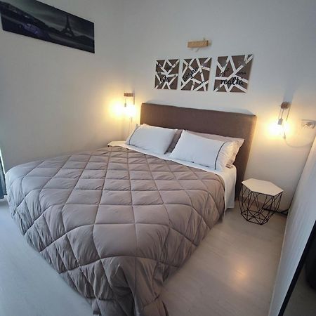 Little Home Trani Bagian luar foto