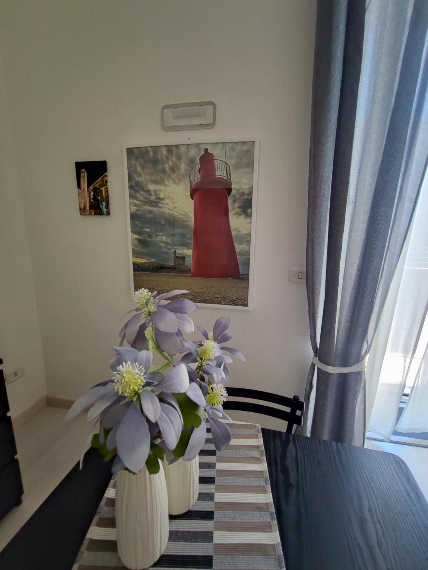 Little Home Trani Bagian luar foto