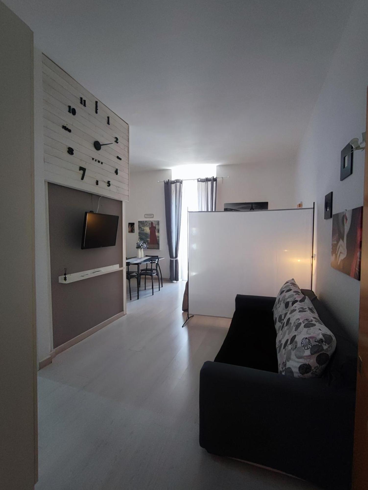 Little Home Trani Bagian luar foto