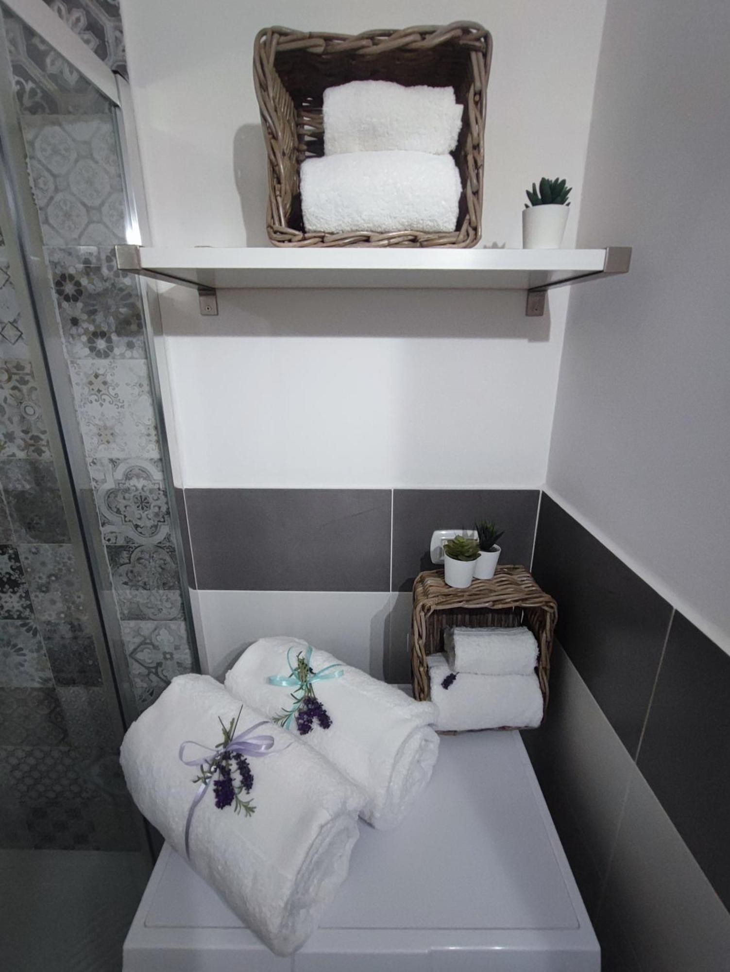 Little Home Trani Bagian luar foto