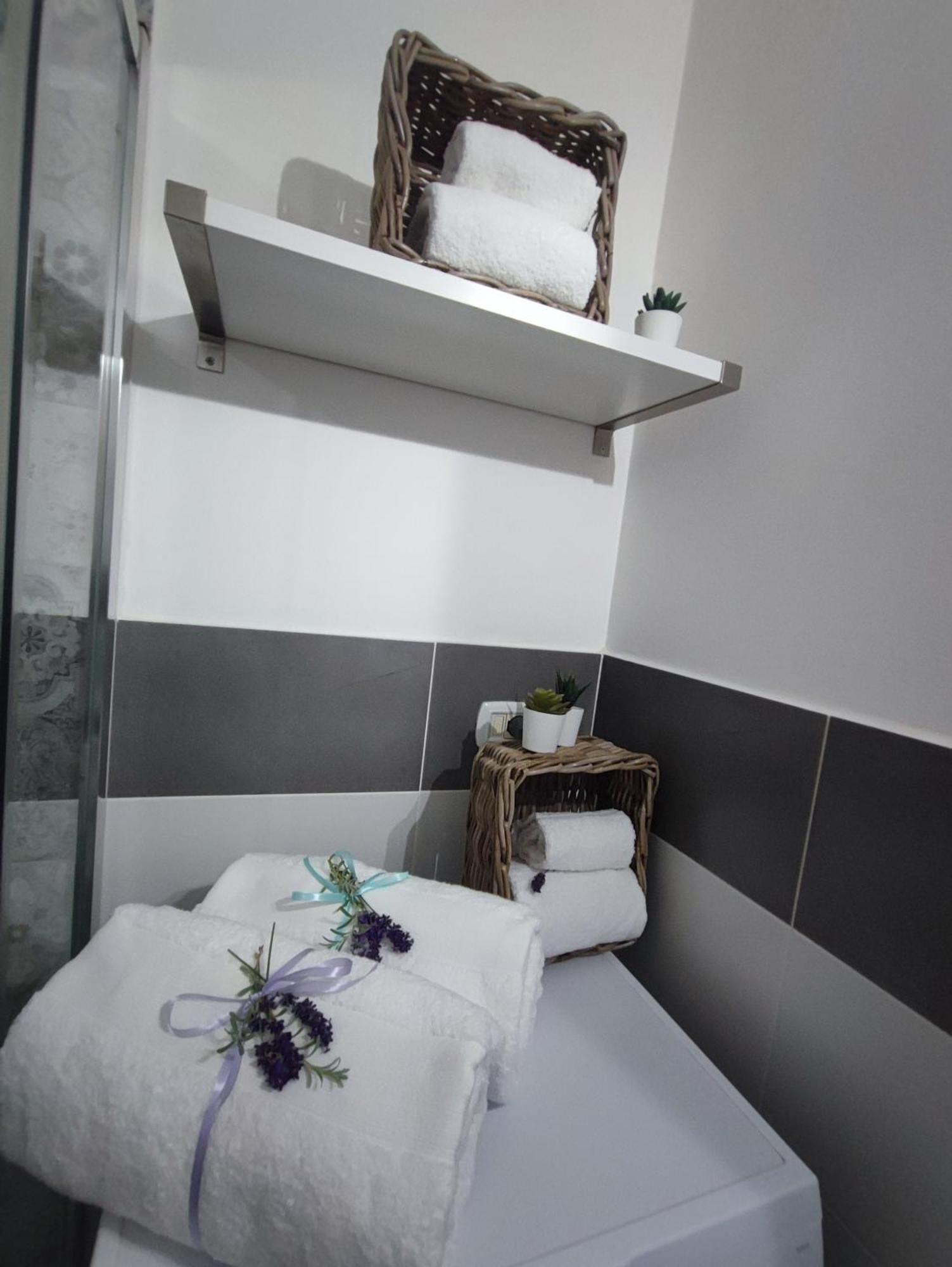 Little Home Trani Bagian luar foto